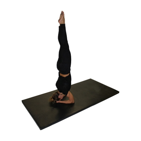 Tapis noir de sport